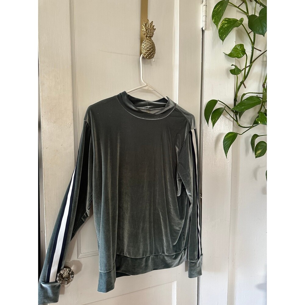 Xersion Women’s size large turtleneck sweater